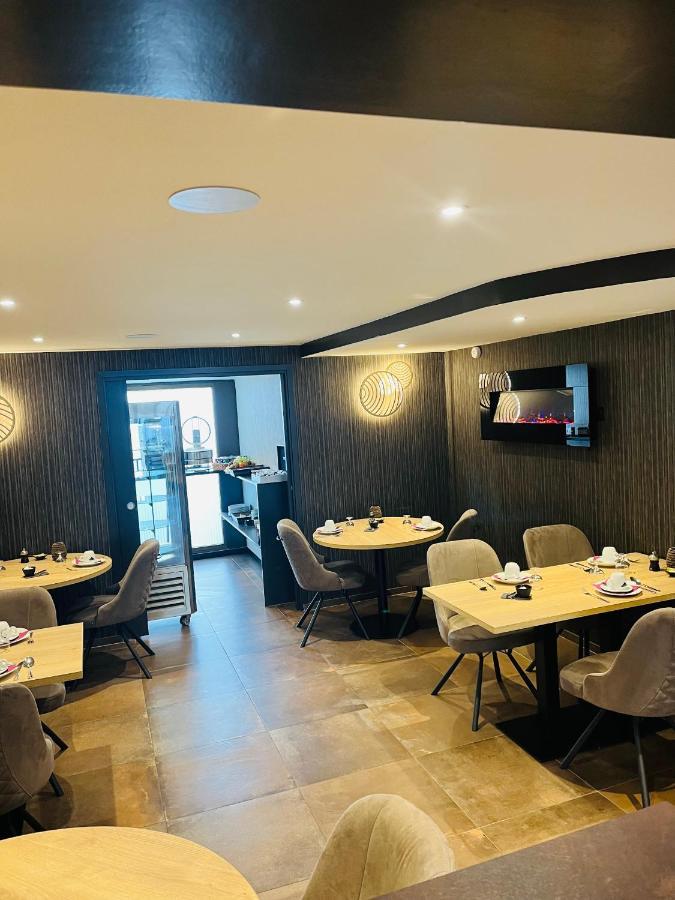 Hotel Restaurant De La Marne Paimpol Exterior photo